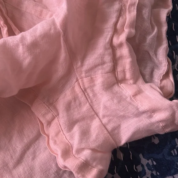 Homebodii 100% linen lounge set top and shorts - Picture 4 of 5